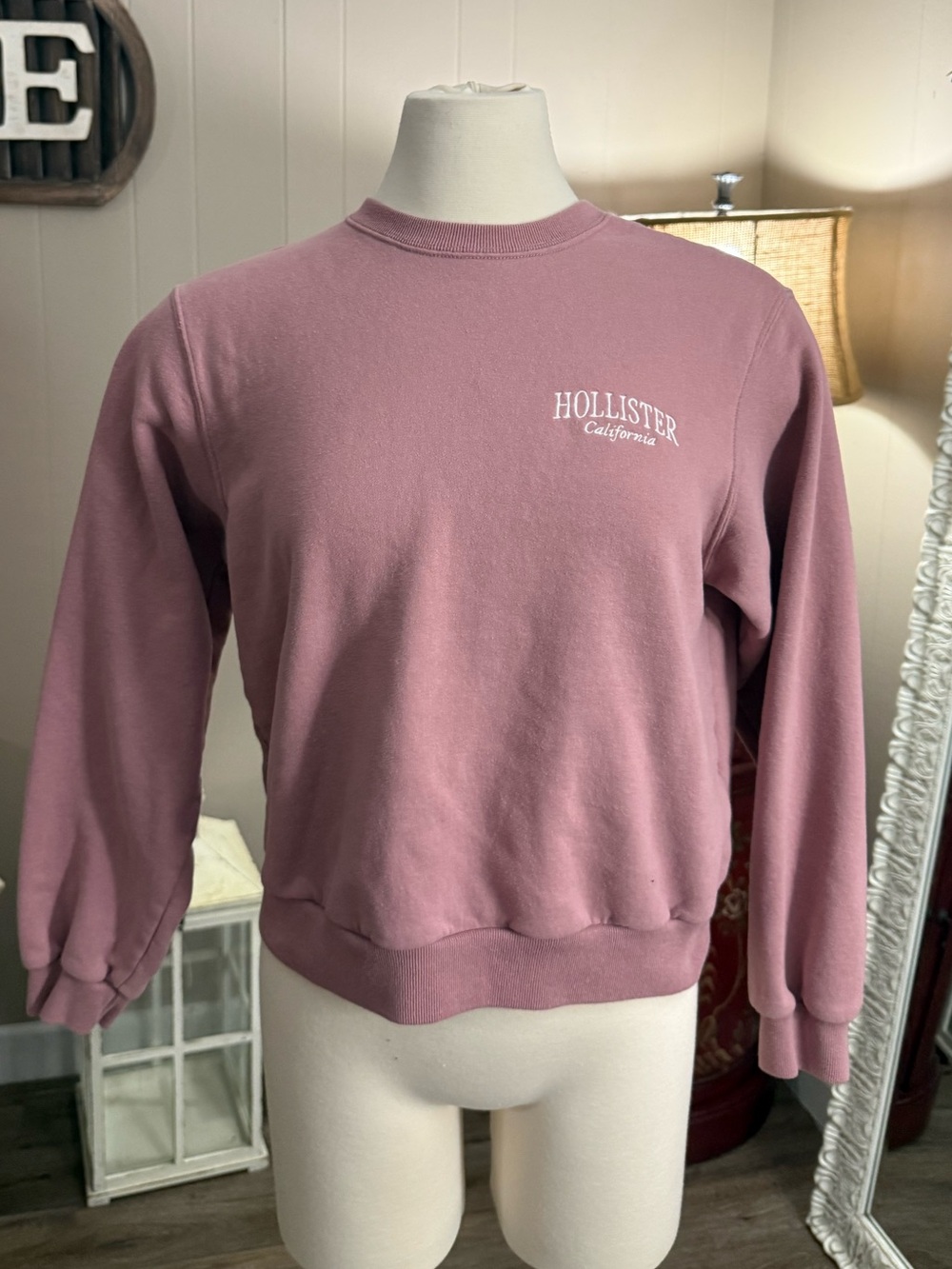 Hollister • Dusty Pink Crewneck Sweatshirt